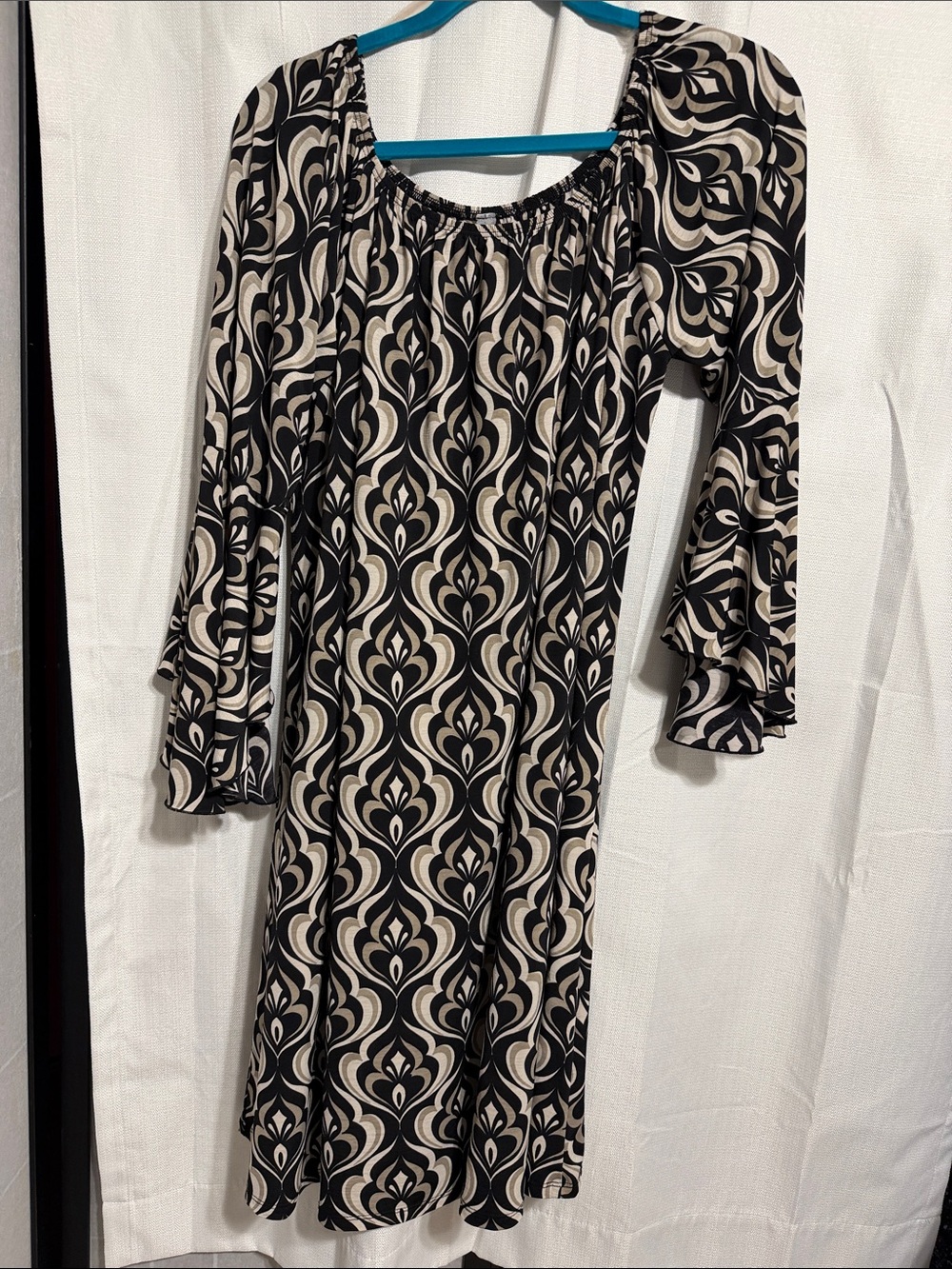 Honeylove Black and Cream Long-Sleeve Patterned Dress